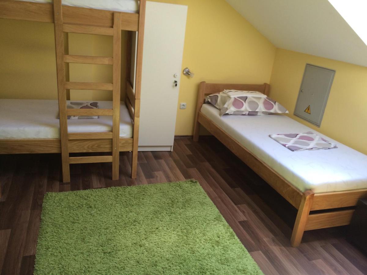 Hostel Jedvaj Krapina Esterno foto